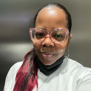 Meet your Posher, Carla